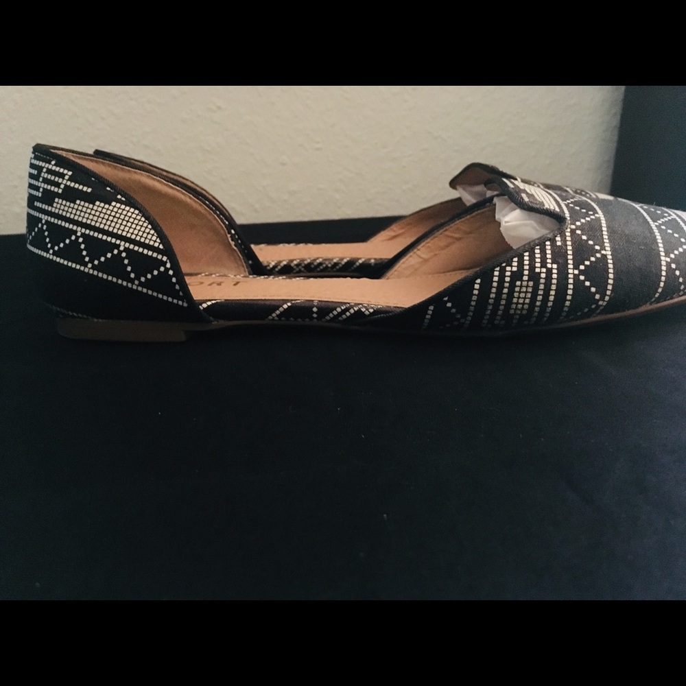 Report Aztec Pattern Flats - Picture 5 of 5